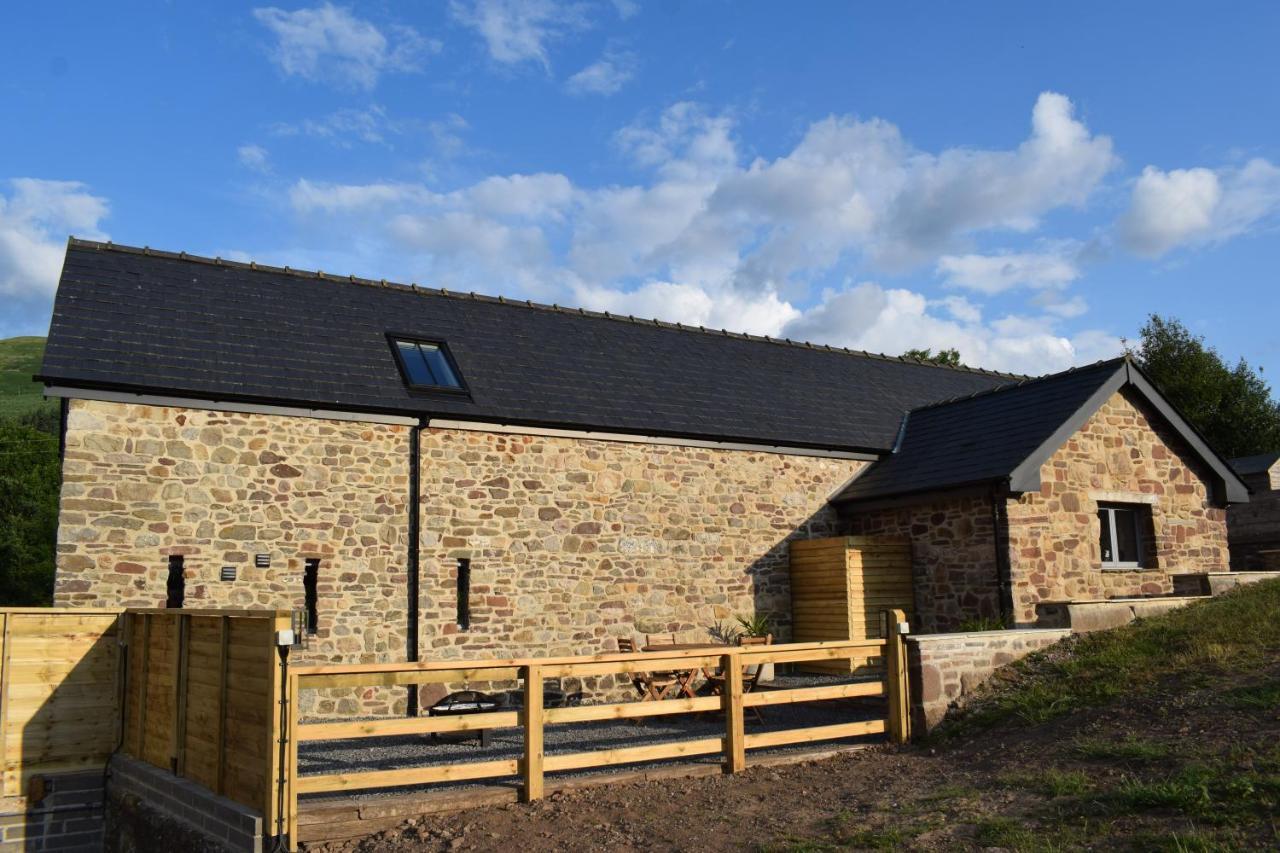 אברגאבני Cowshed In The Black Mountains מראה חיצוני תמונה